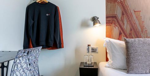 hotel room image