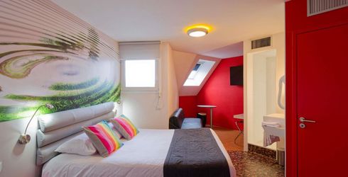 hotel room image