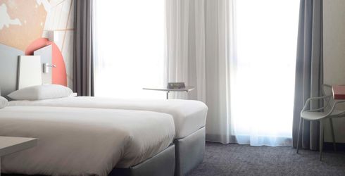 hotel room image