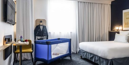 hotel room image