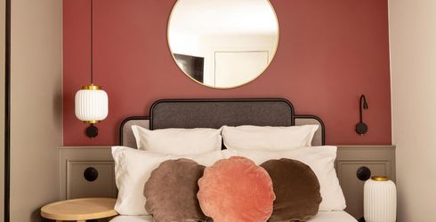 hotel room image