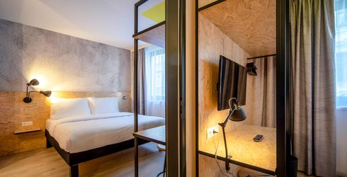 hotel room image