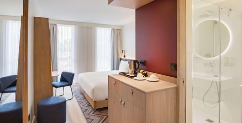 hotel room image