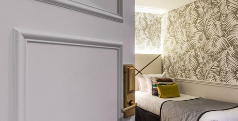 hotel room image