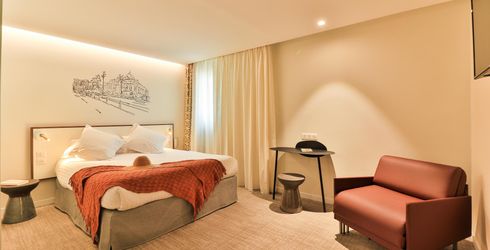 hotel room image