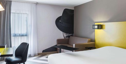 hotel room image