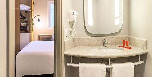 hotel room image
