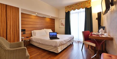 hotel room image