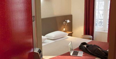 hotel room image