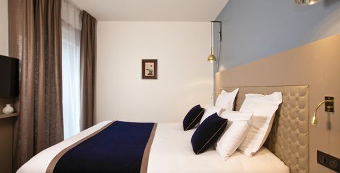 hotel room image