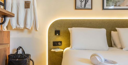 hotel room image