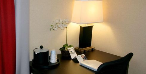 hotel room image