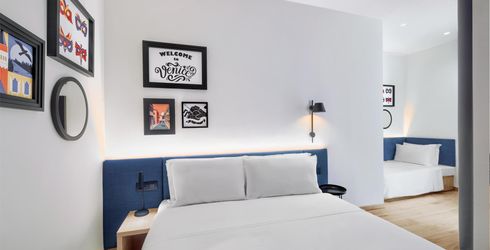hotel room image