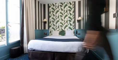hotel room image