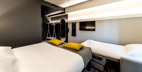 hotel room image