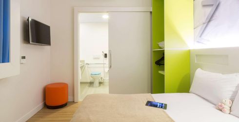 hotel room image