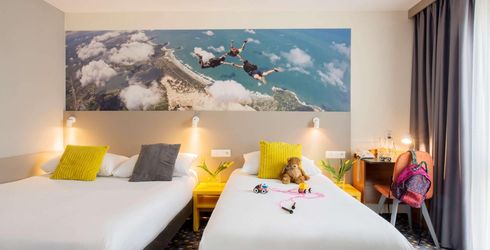 hotel room image