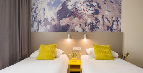 hotel room image