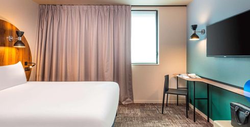 hotel room image