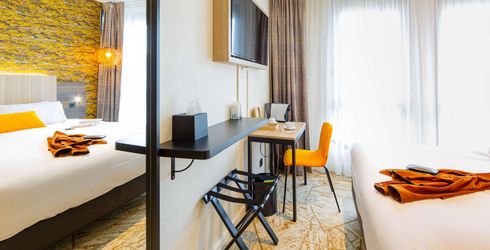 hotel room image