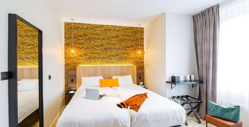 hotel room image