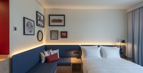 hotel room image