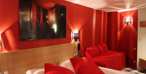 hotel room image