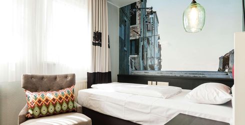 hotel room image