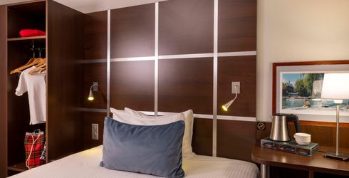 hotel room image