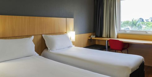 hotel room image