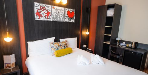 hotel room image
