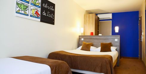 hotel room image