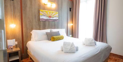 hotel room image