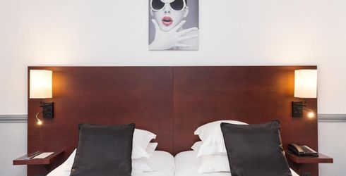 hotel room image