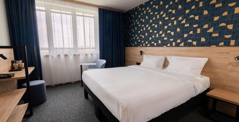 hotel room image