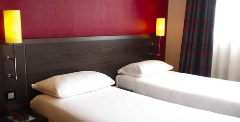 hotel room image