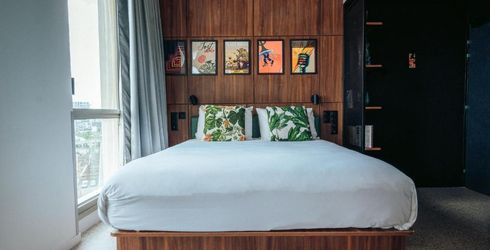hotel room image