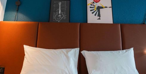 hotel room image