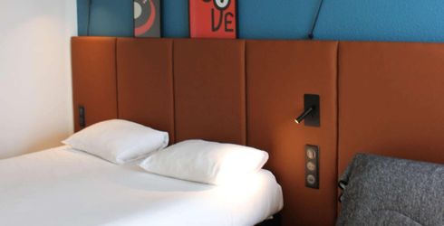hotel room image