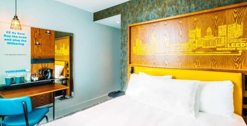 hotel room image