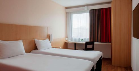 hotel room image