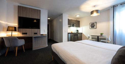 hotel room image