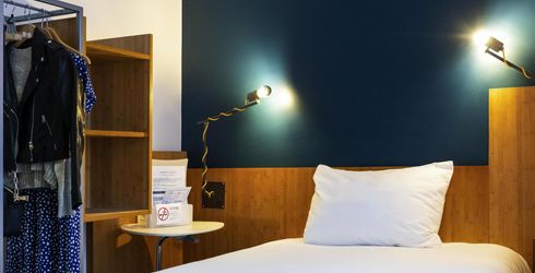 hotel room image