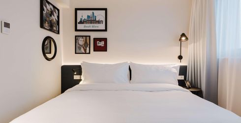 hotel room image