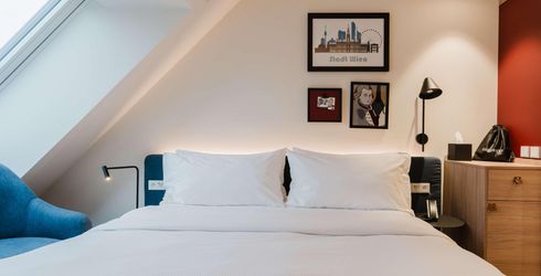 hotel room image