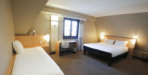 hotel room image