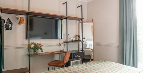 hotel room image