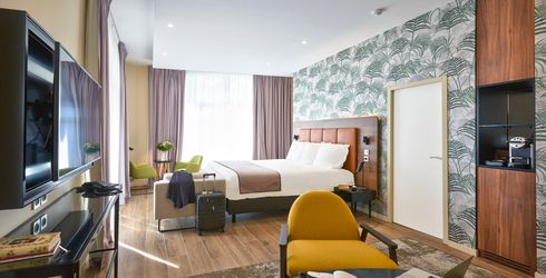 hotel room image