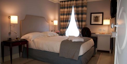 hotel room image