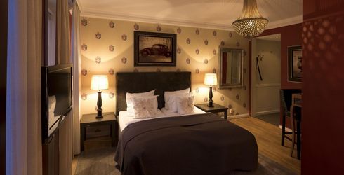 hotel room image
